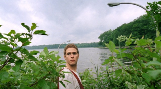 Iain De Caestecker tries to leave 'Lost River'